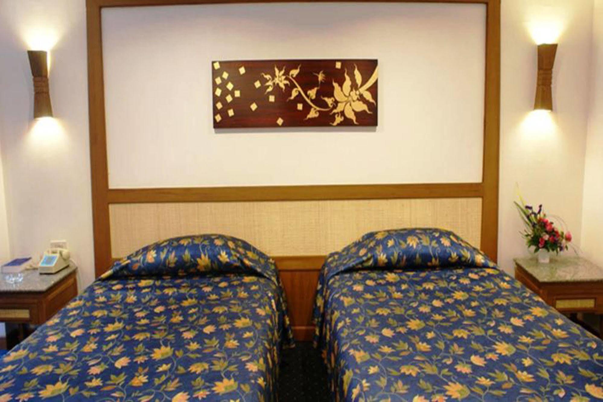 פאטאיה Royal Twins Palace Hotel מראה חיצוני תמונה